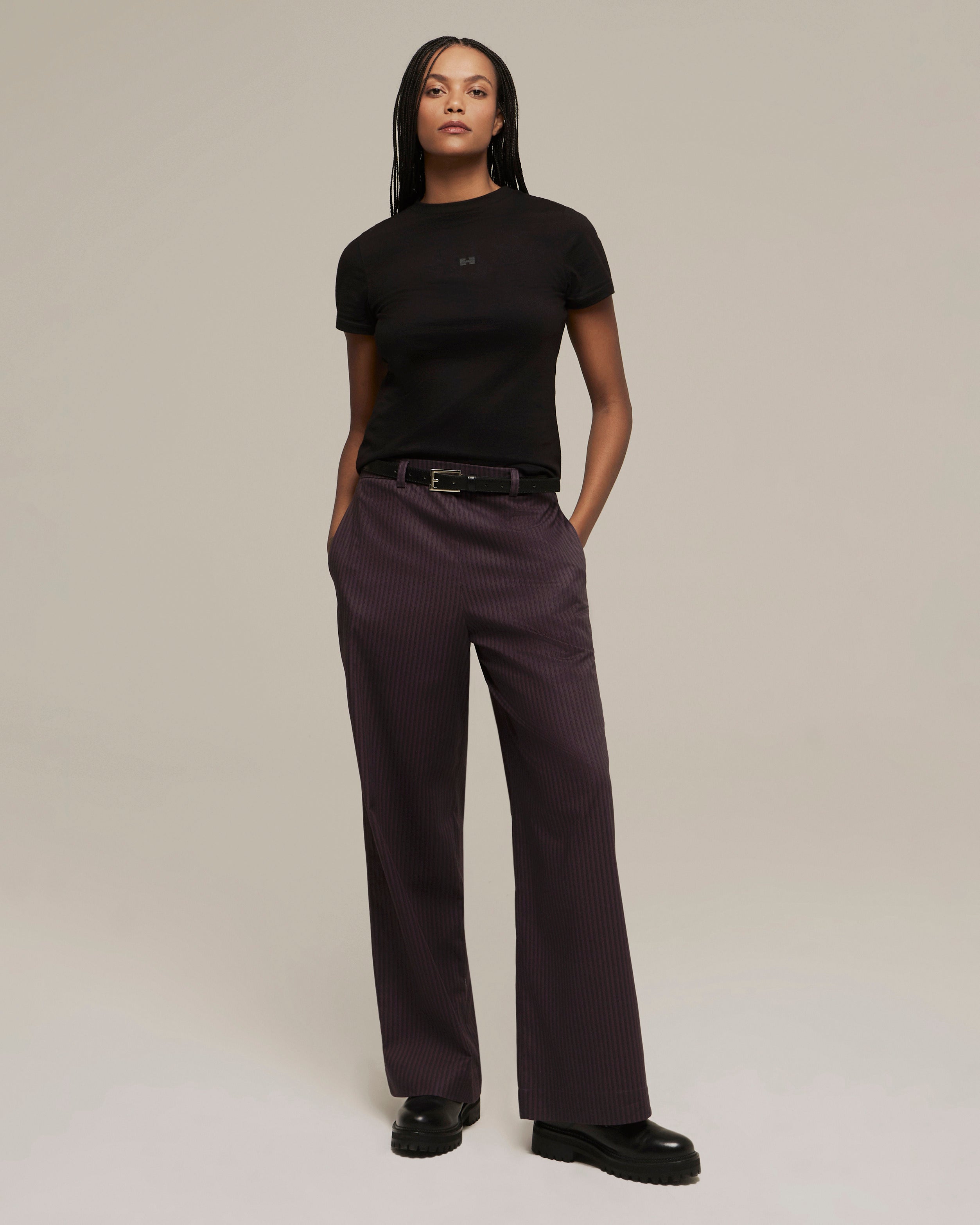 Calça reta loose fit com estampa listrada | Roxa