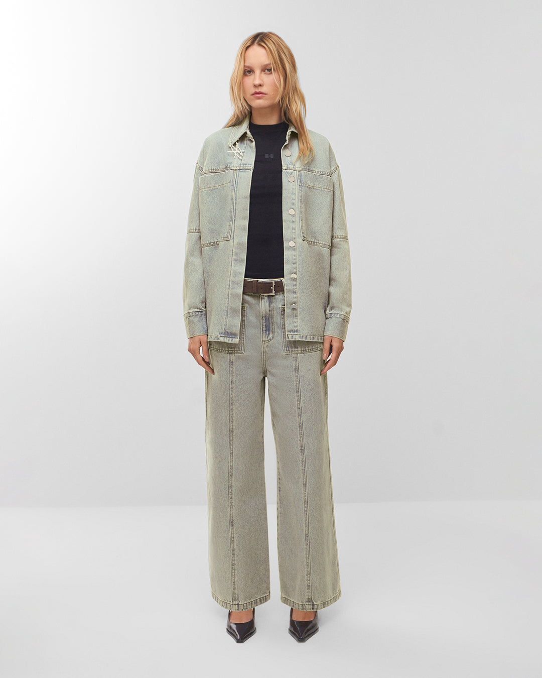 Camisa jeans oversized manga longa lavagem dirty