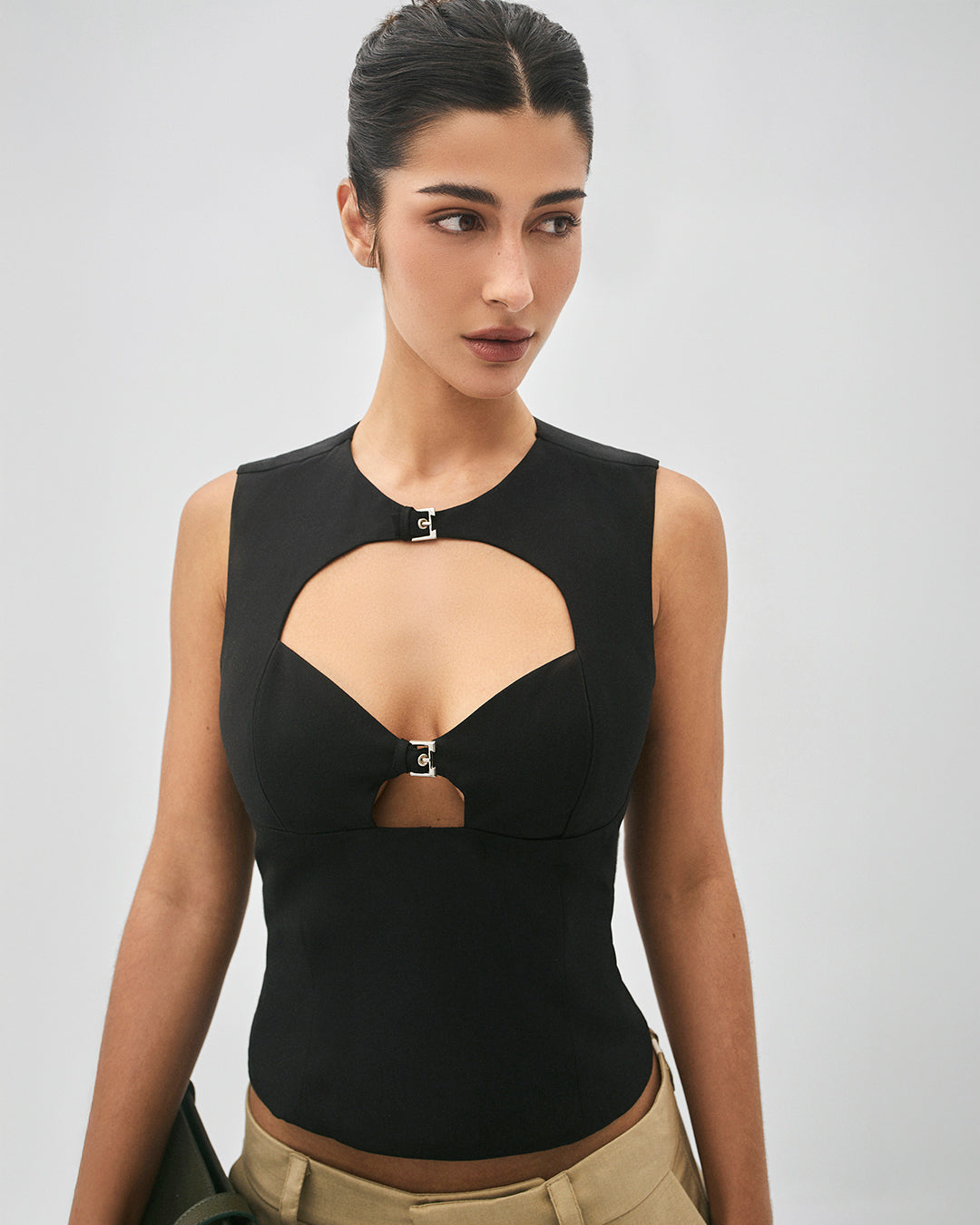 Blusa sem manga fivela H alfaiataria preto