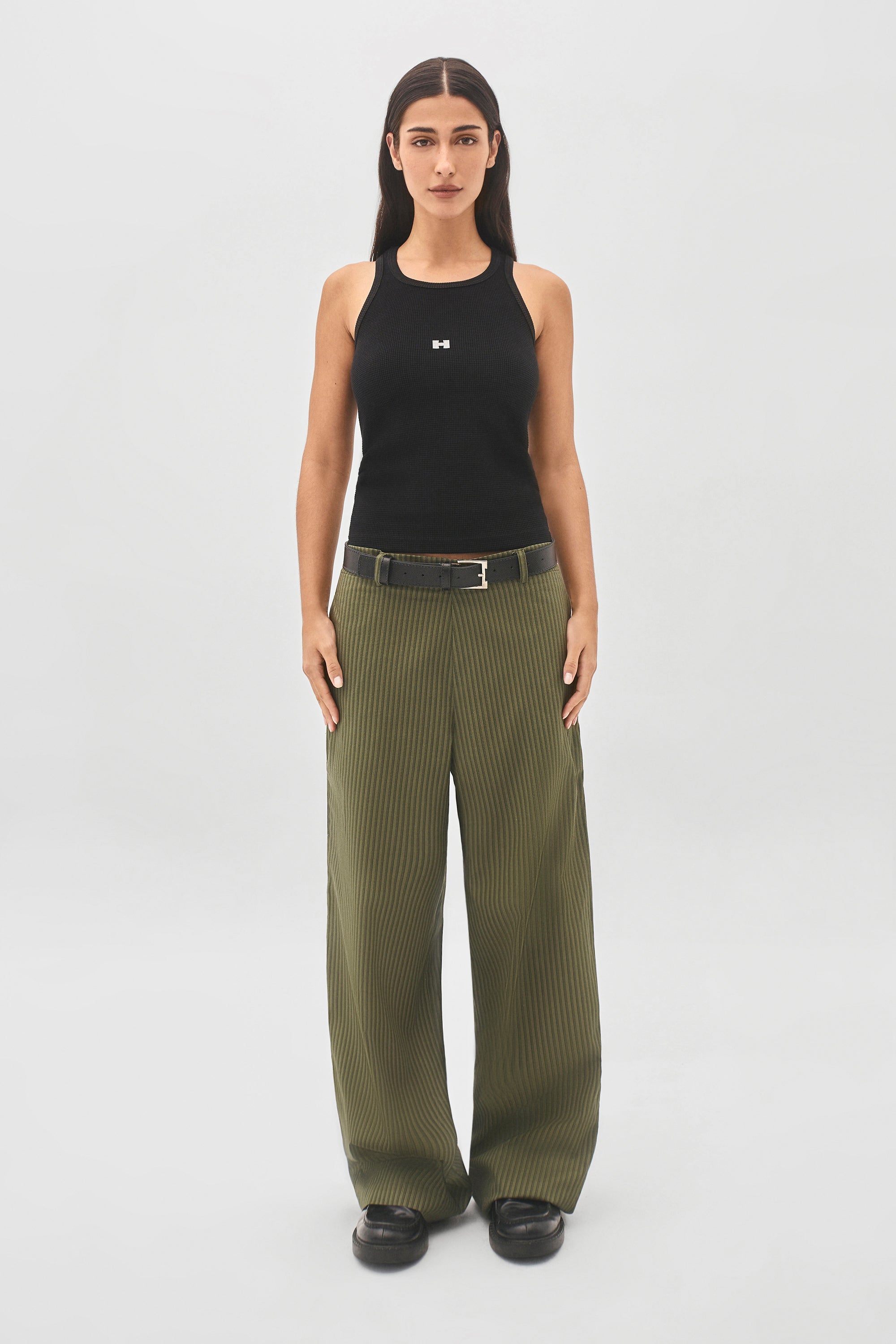 Calça reta loose fit estampa listrada verde