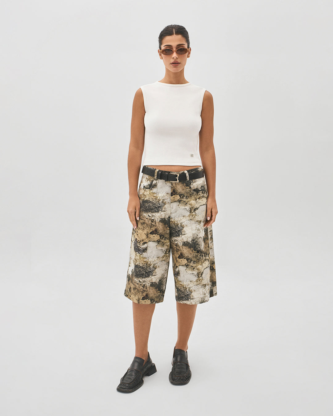 Bermuda wide leg estampa cimento