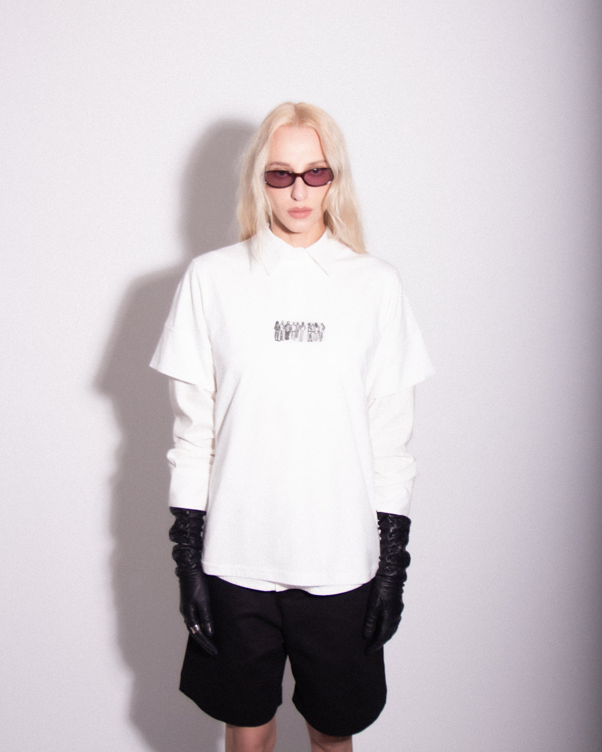 Camiseta Box Construction Off White HIST em composição editorial