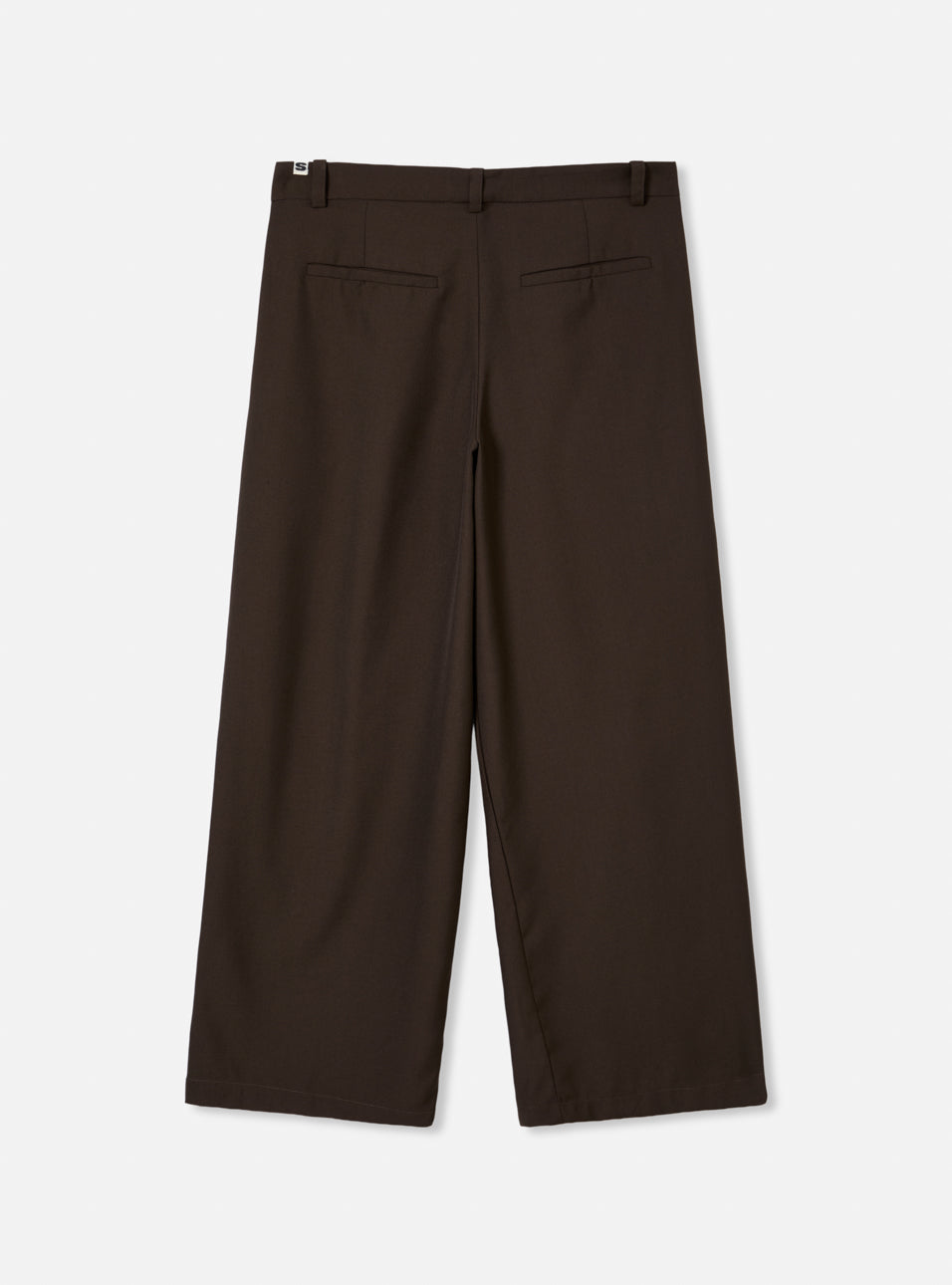 Calça wide leg alfaiataria marrom com pregas – vista lateral estúdio