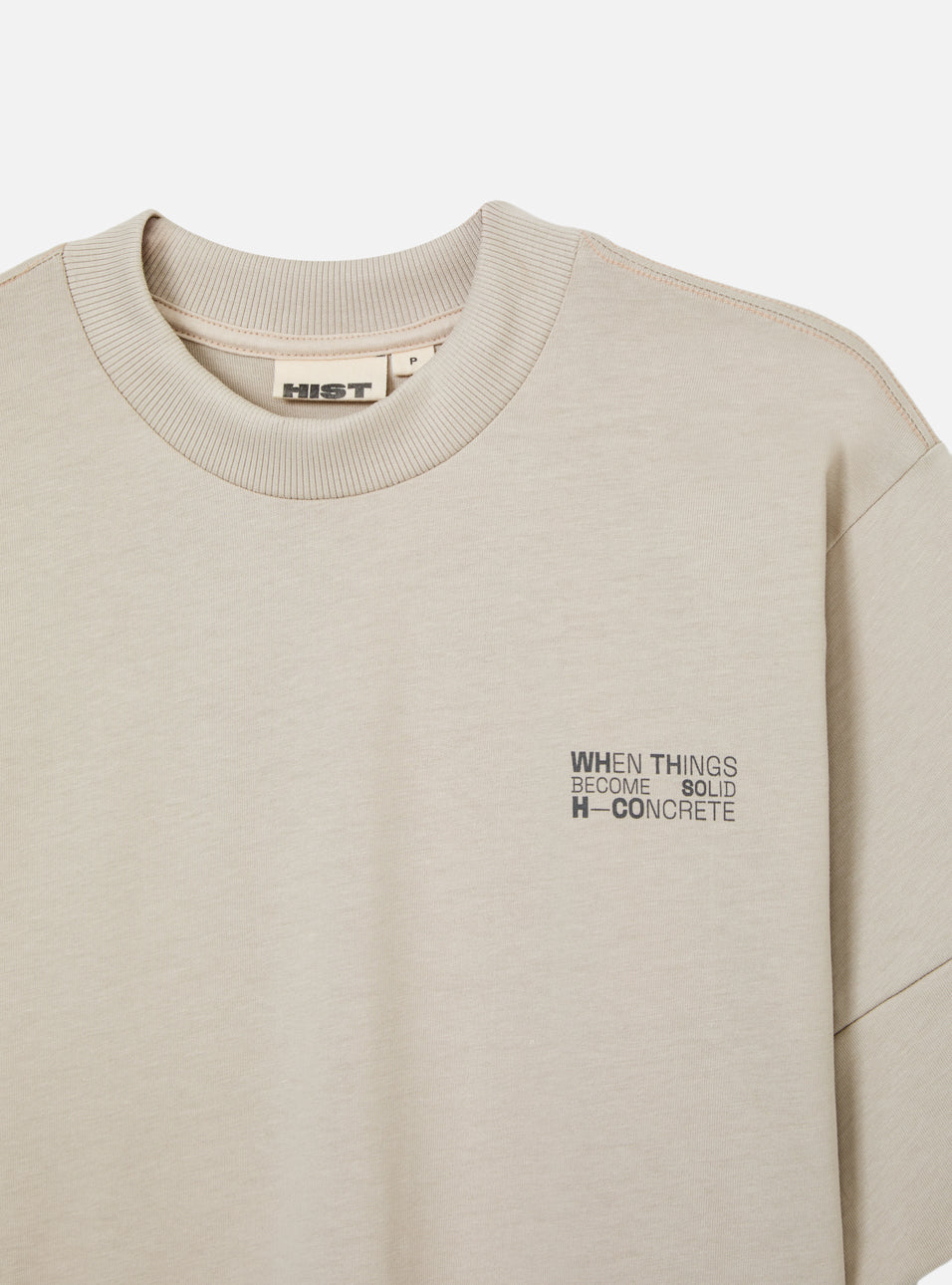 Camiseta Box Concrete Bege HIST, detalhe da estampa